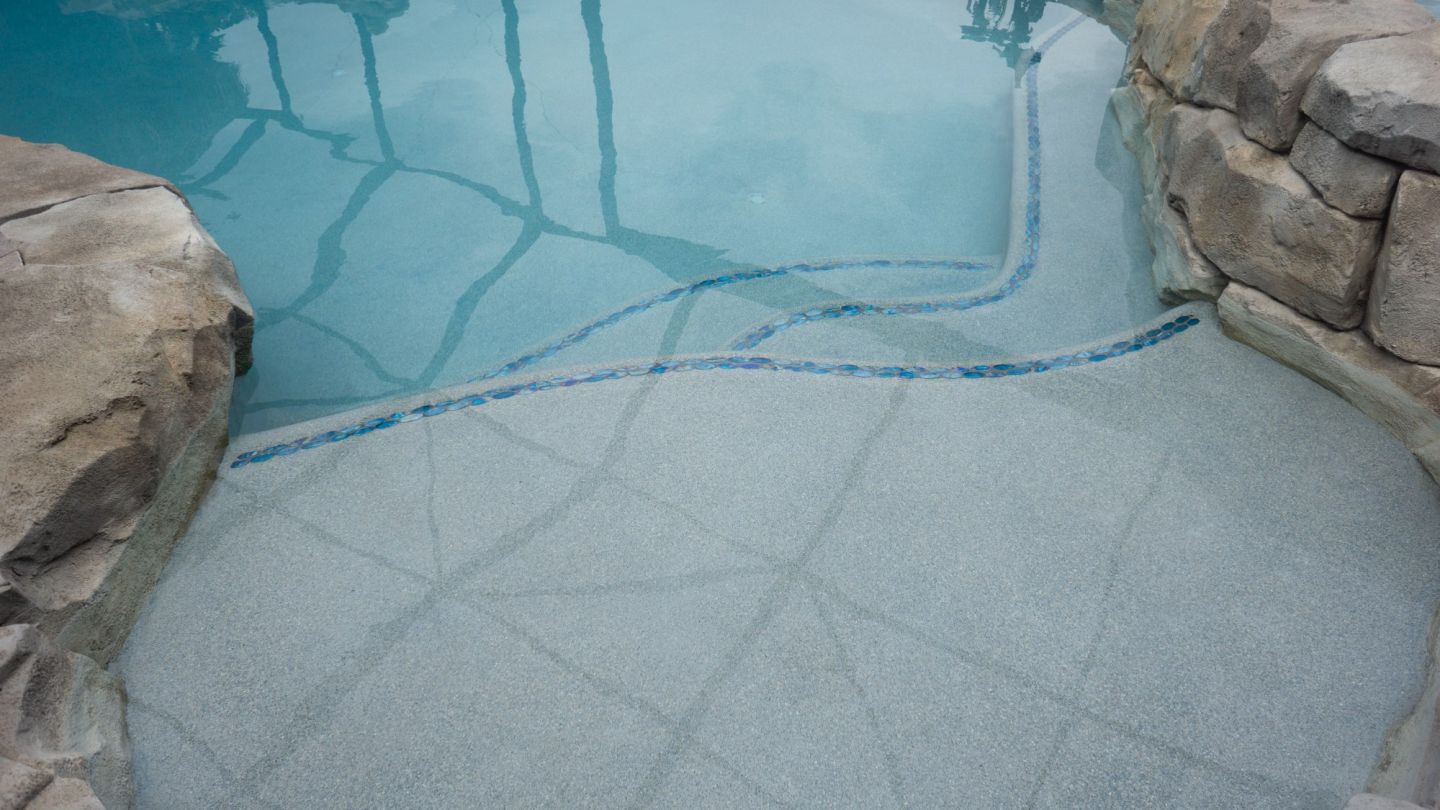 681 02761